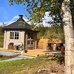 I Skinnelv, Lyngen Tatil Evi Skinnelv