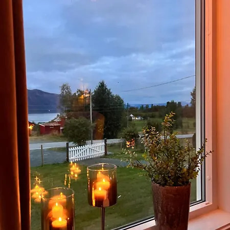 I Skinnelv, Lyngen Casa de Férias